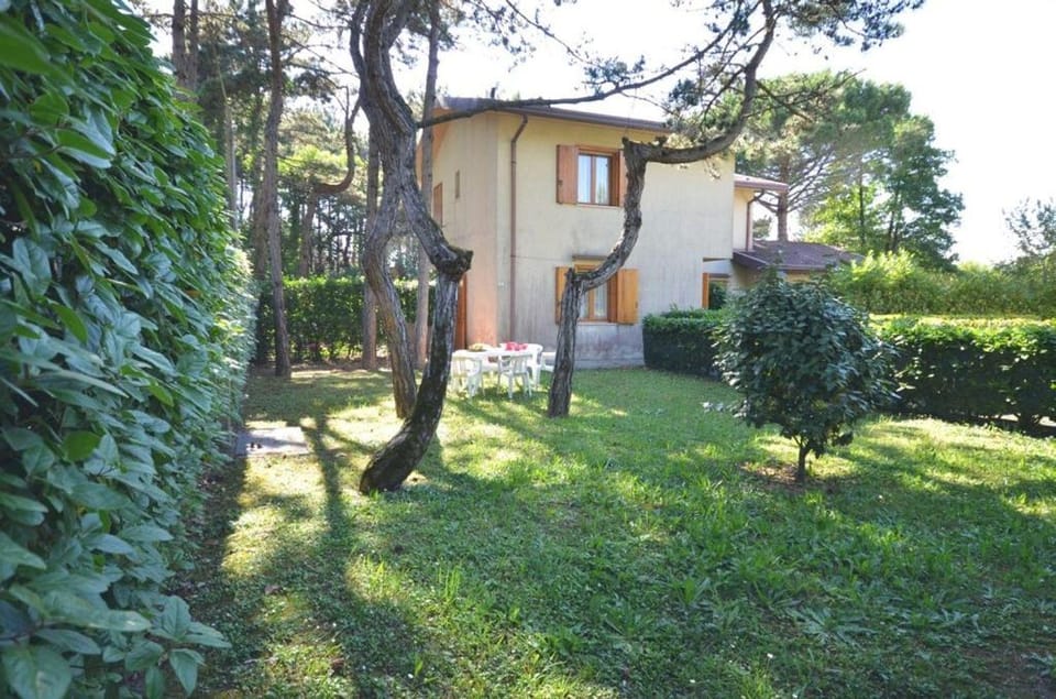 Wonderful detached villa with private garden close to the beach Hotel in Bibione