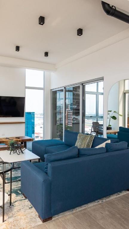 Modern Studio: Your private OASIS with Balcony Apartment in Guatemala City