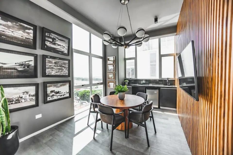 Modern Studio: Your private OASIS with Balcony Apartment in Guatemala City