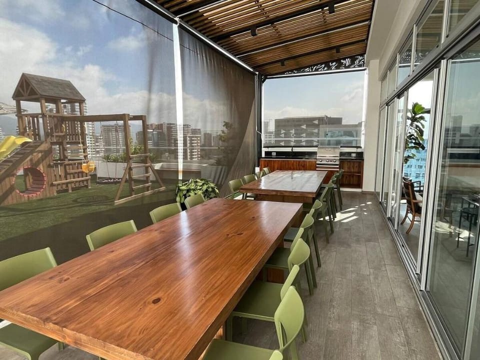 Modern Studio: Your private OASIS with Balcony Apartment in Guatemala City