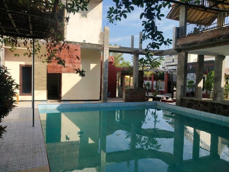 Surya Guest House Bed and Breakfast in East Java