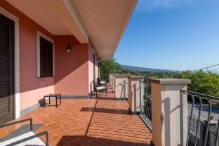 Villa Vulcano, tra l'Etna e il mare  Apartment in Sicily