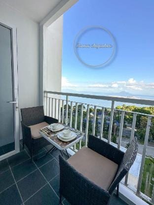Overlooking Taal Volcano view cool place & refresh Apartment in Tagaytay