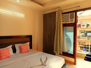 Sapphire Home Stay  @ Nizamuddin Railway Station Apartment in New Delhi