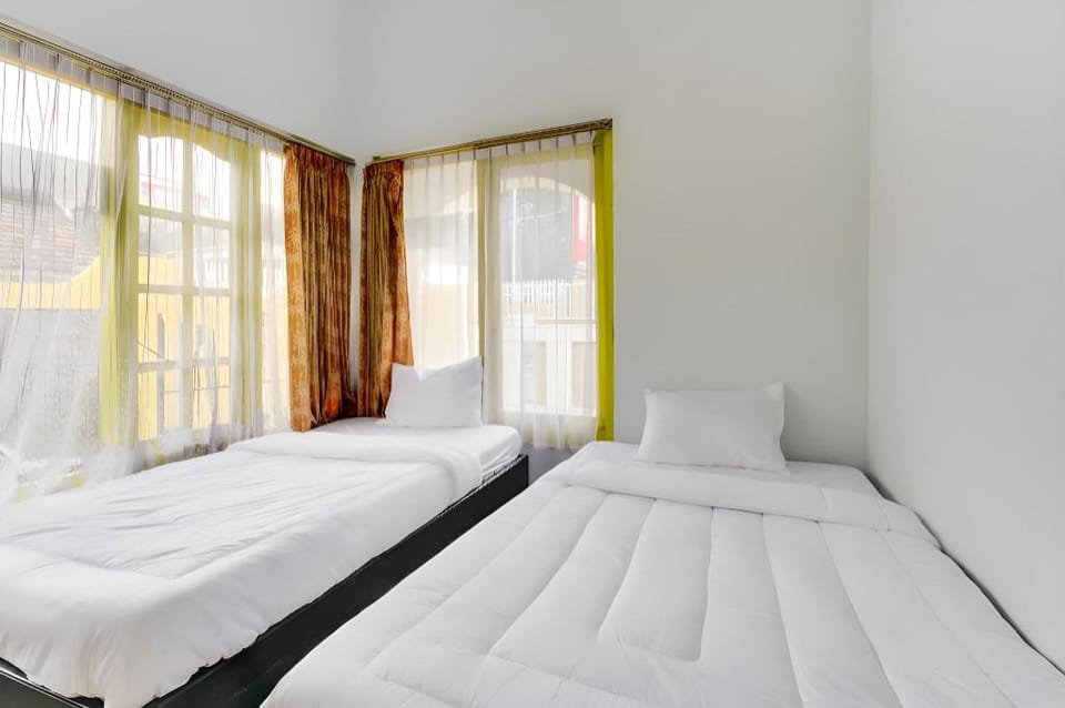 OYO 3074 Orange Inn Hotel in East Java