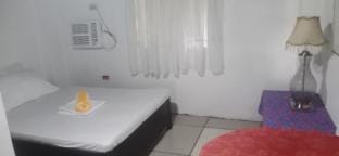 Le Trellis Motorist Rooms Apartment in La Union