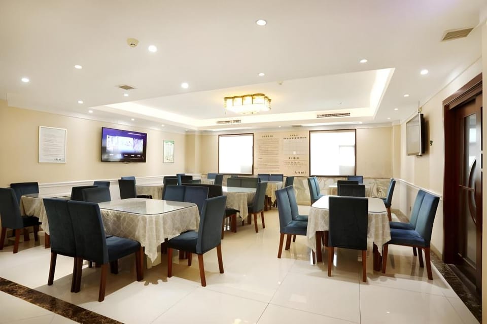 Home Inn Chengdu Chunxi Taisheng North Road Hotel in Chengdu