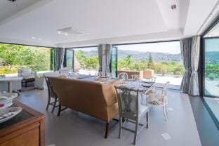 Floating Mountain Villa (4 Bedrooms) Villa in Laos