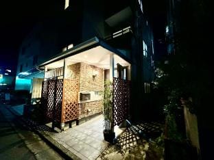 KOBAYASHI｜22名宿泊可！都心からアクセス抜群！快適な4階一戸建て/荷物お預け可 Vacation rental in Japan