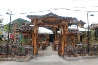 Khoi Homestay and Restaurant Apartment in Vietnam