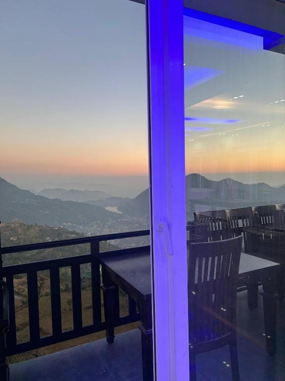 BAAKHLI  GUEST HOUSE & RESTAURANT Hotel in Uttarakhand