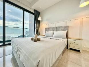 MJHolidayA1843a{RelaxHaven} PrivateJacuzzi+Seaview Apartment in Malacca