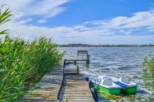 Comfortable holiday home on Lake Jamno, Podamirowo Vacation rental in West Pomeranian Voivodeship, Poland