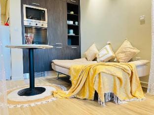 Stylish Spectacular Skyline View, Heart of Dubai Vacation rental in Dubai