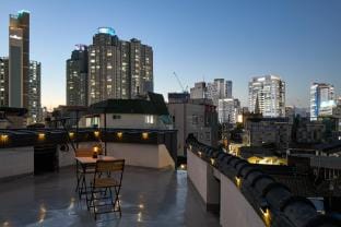 Banwoldang Stn. 3min/ Table for 6/ 8pm Check-in  Apartment in Daegu