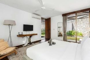 Elegant 3BR Private Pool 01 SU Villa in North Kuta