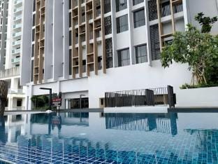 Yussy Homestay at SkyTrees Bukit Indah Apartment in Johor Bahru