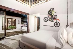 Harmonious 3BR Private Pool 02 SU Villa in North Kuta
