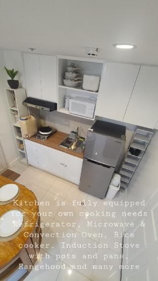 Two BR Unit for 8pax within Makati  Apartment in Pasay