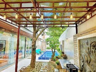 Big Pool Villa 6 BRs Near Beach Villa in Da Nang