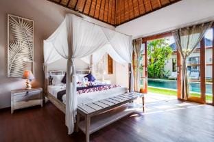 Tropical 3BR Pool Villa 01 SU Villa in Kuta