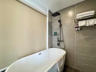 Leohousing studio room bacony in ba dinh Apartment in Hanoi