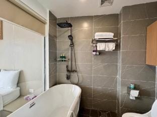 Leohousing studio room bacony in ba dinh Apartment in Hanoi