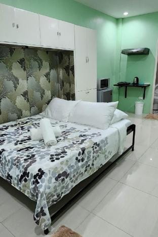 FACE Transient Room unit 2 studio rental Apartment in Region of Manila