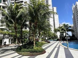 Deluxe 4 Beds 3 Bath Garden View w/ Netflix Apartment in Johor Bahru