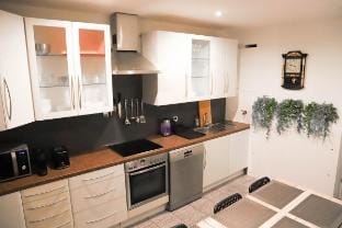 Cozy Room in Prime Location with Shared Amenities Apartment in Vienna