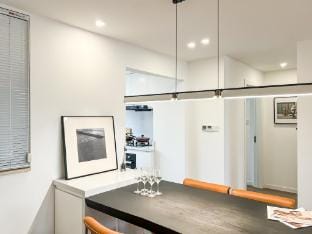Eastern Hub Luxury Two Rooms Homestay near Huaihai Road, Bund, Yuyuan, Walk to People's Square Apartment in Shanghai