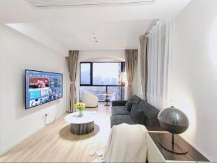 Eastern Hub 城隍庙豪华两房民宿 靠近淮海路 外滩 豫园 步行到人民广场 Apartment in Shanghai