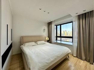Eastern Hub 城隍庙豪华两房民宿 靠近淮海路 外滩 豫园 步行到人民广场 Apartment in Shanghai