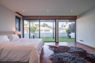 Stunning Villa49c from EmQuartier and 3 Ems Villa in Bangkok