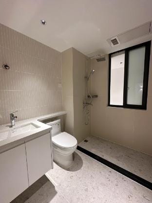 Eastern Hub Huangpu Luxury Two Rooms Homestay near Huaihai Road, Bund, Yu Garden, Walk to Xintiandi Apartment in Shanghai