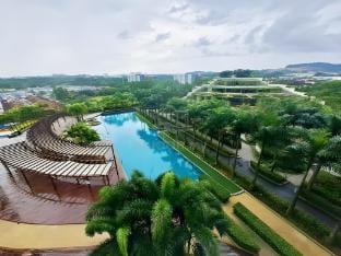 GreenHaven 1BR Pool View 6pax Netflix I Permas CIQ Apartment in Johor