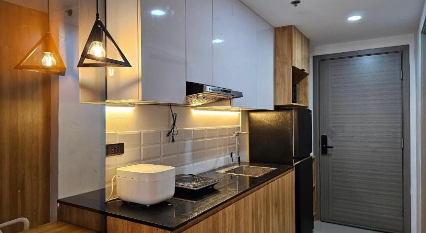 C'scape Suite @ Bernwood Towers Apartment in Iloilo City