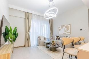 Designer 1BR Apt and Fully Eqquiped Apartment in Dubai