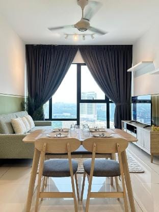 JB MidValley | 2BR 4Pax | Southkey Mosaic | WiFi Apartment in Johor Bahru