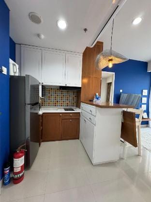 Welcome to your tropical getaway in Nuvasa Bay Apartment in Riau Islands, Indonesia