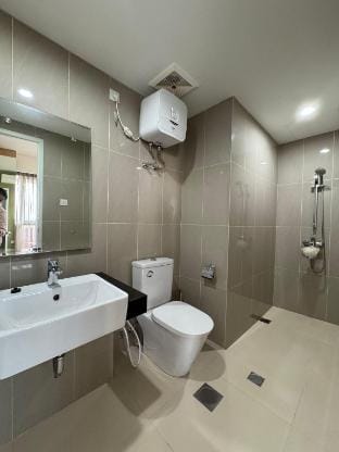 Welcome to your tropical getaway in Nuvasa Bay Apartment in Riau Islands, Indonesia