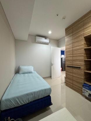 Welcome to your tropical getaway in Nuvasa Bay Apartment in Riau Islands, Indonesia