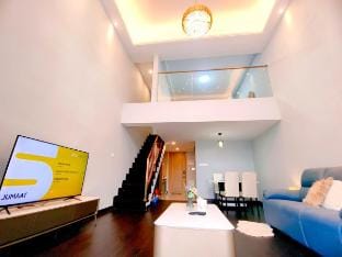 R&F Premium Loft Seaview Apt-SmarTV/Pool/Gym/Park Vacation rental in Johor Bahru