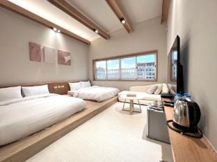 河趣泊旅 River Chill Inn Bed and Breakfast in Kaohsiung
