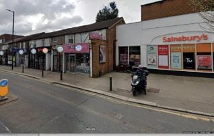 Entire 2 Bedroom House 7m To Station Vacation rental in London