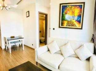1BR Vinhomes Metropolis Ba Đình Apartment in Hanoi