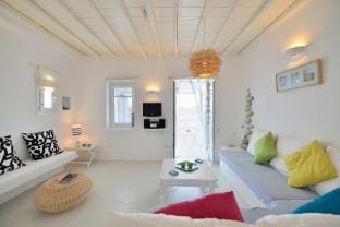 Villa Princess 1 4Bed with Pool Panormos Beach Villa in Mykonos, Mikonos 846 00, Greece