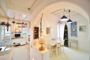 Villa Princess 5 4Bed with Small Tub Panormos Villa in Mykonos, Mikonos 846 00, Greece