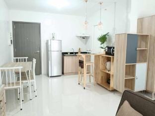 3 J's STAYCATION Apartment in Bacolod
