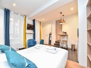 Modern studio in the heart of Paris Apartment in Paris